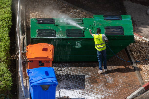 Best Concrete Pressure Washing  in Lakewood, CA